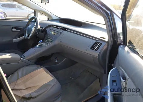 2011 Toyota Prius Two z USA, uszkodzony, nr VIN JTDKN3DU3B5345747